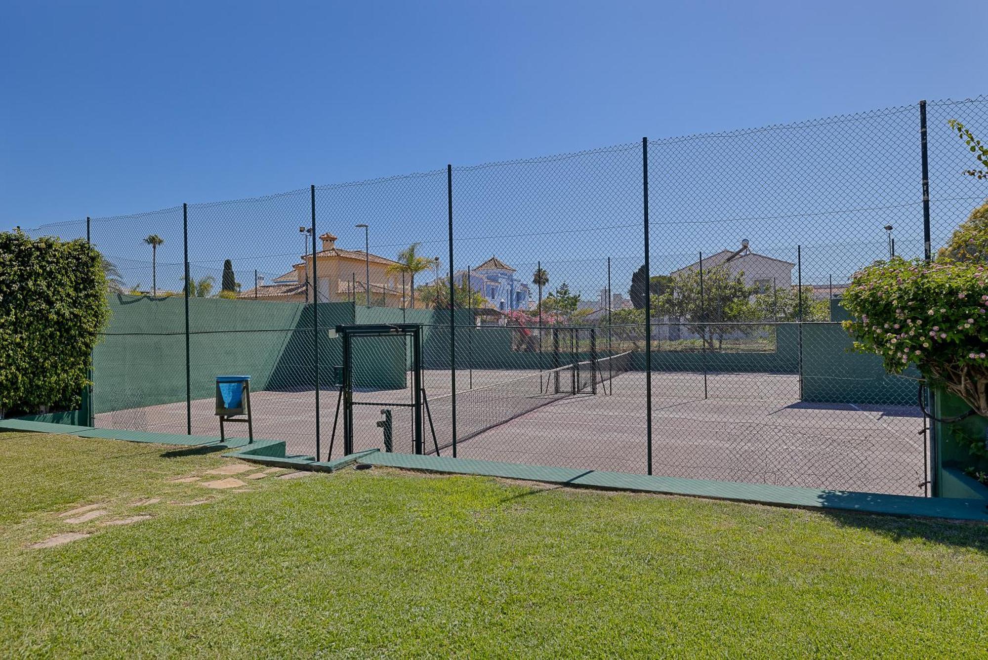 Lorcrisur Near Puerto Banus Apartemen *