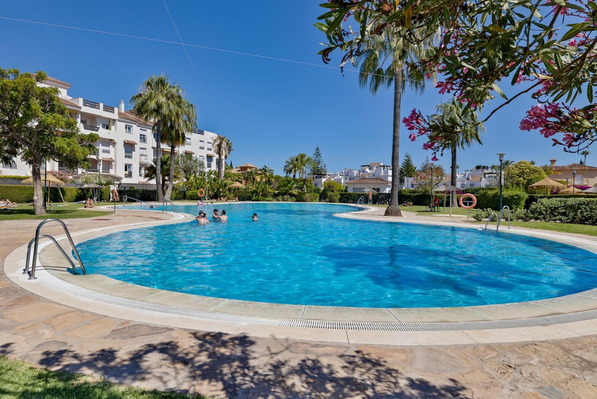 Apartament Lorcrisur Near Puerto Banus *
